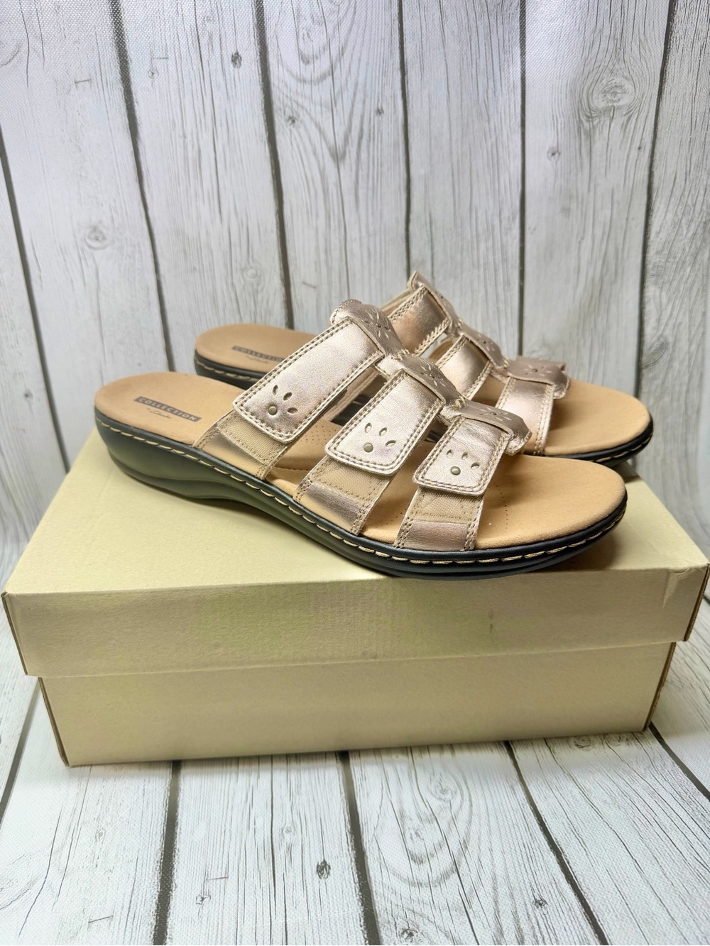 BRAND NEW Size 12 Clarks Leisa Spring slide sandals Rose Gold